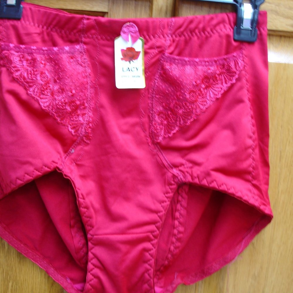 WMN'S/JR'S LACY PANTIES SIZE XL PINK